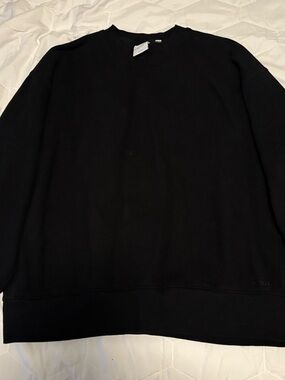 Aritzia Men's Black Crewneck Pullover